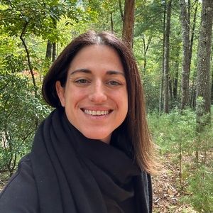 Meet your Posher, Claudia